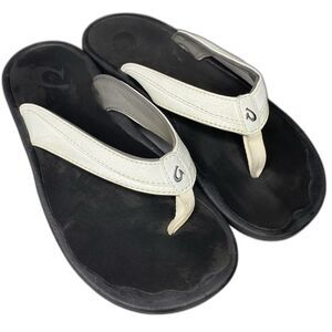 Olukai Leather Flip Flop Sandals Womens 8 White Black Soles Comfort Casual